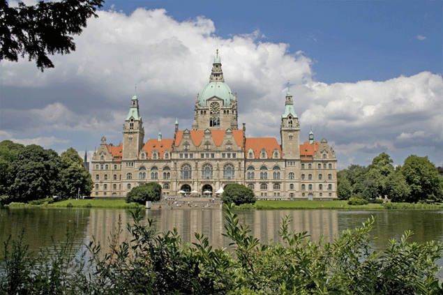 Hannover Rathaus © Copyright: HMTG